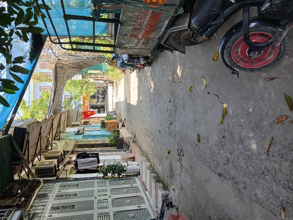 Bán nhà Lĩnh Nam - diện tích 30,6m2 2 tầng - ô tô đỗ gần - giá 2,4 tỷ