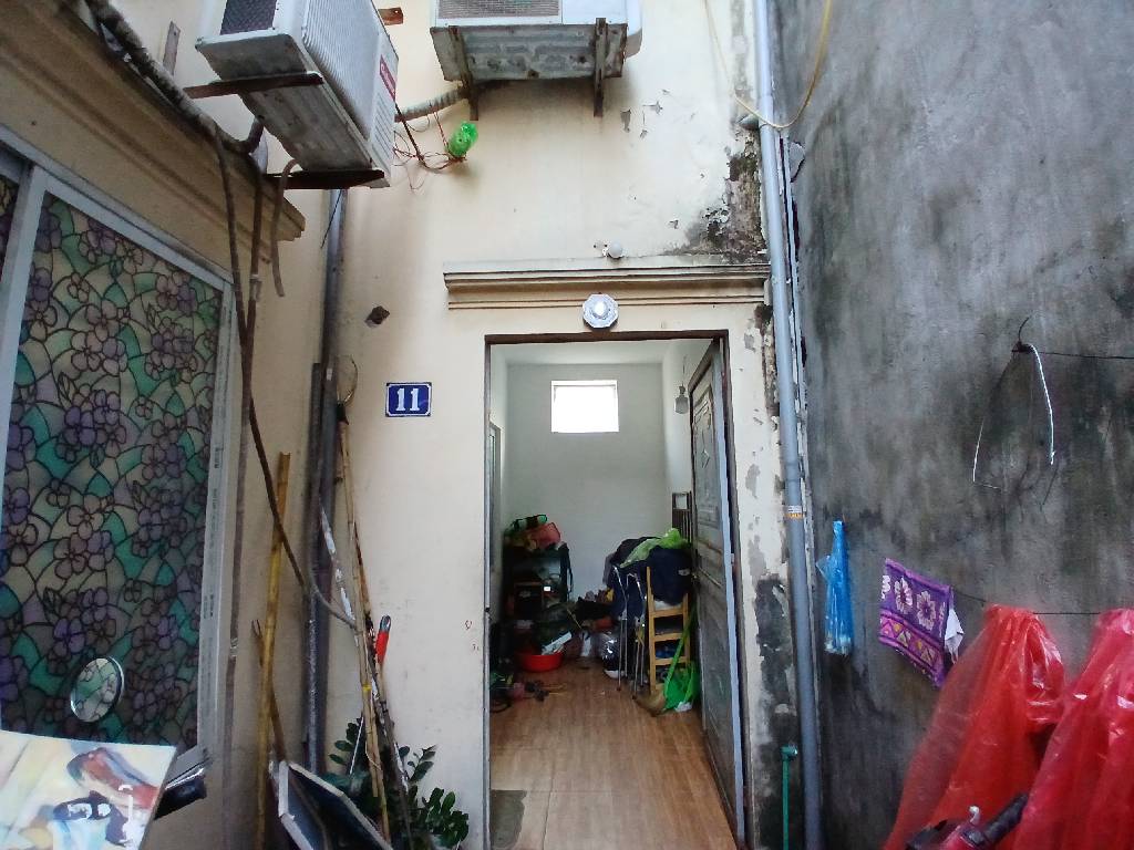 Bán nhà Lĩnh Nam - diện tích 30,6m2 2 tầng - ô tô đỗ gần - giá 2,4 tỷ