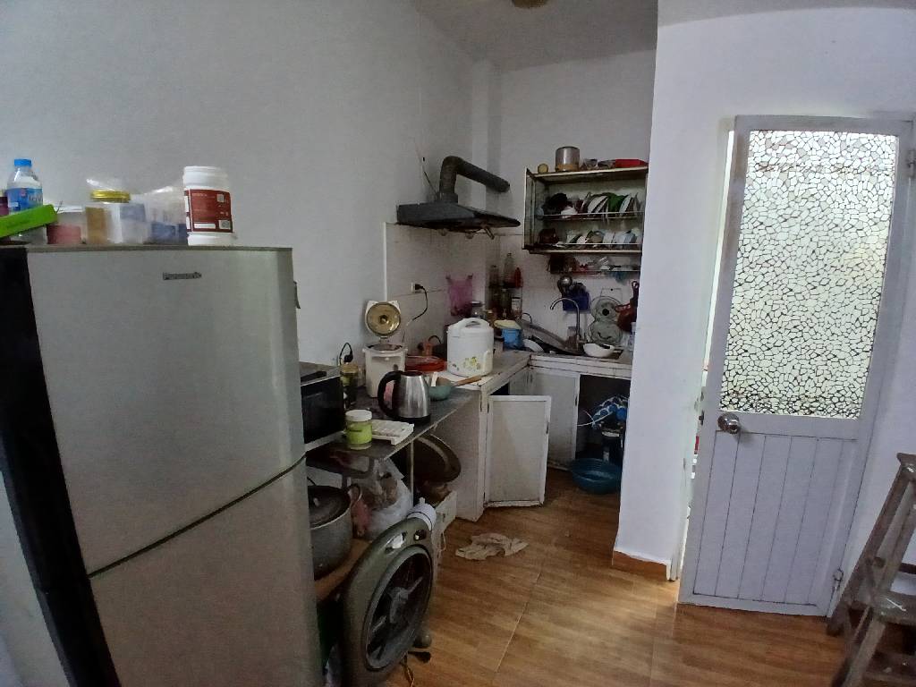 Bán nhà Lĩnh Nam - diện tích 30,6m2 2 tầng - ô tô đỗ gần - giá 2,4 tỷ