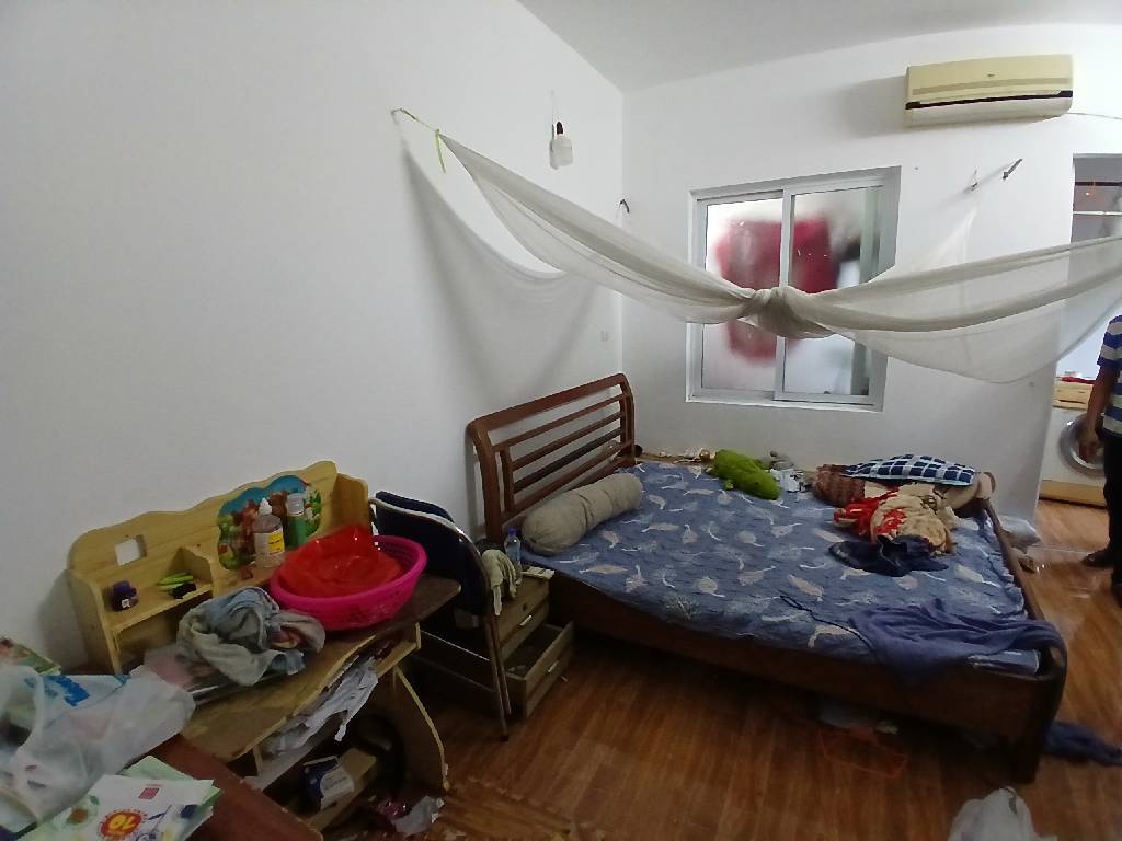 Bán nhà Lĩnh Nam - diện tích 30,6m2 2 tầng - ô tô đỗ gần - giá 2,4 tỷ