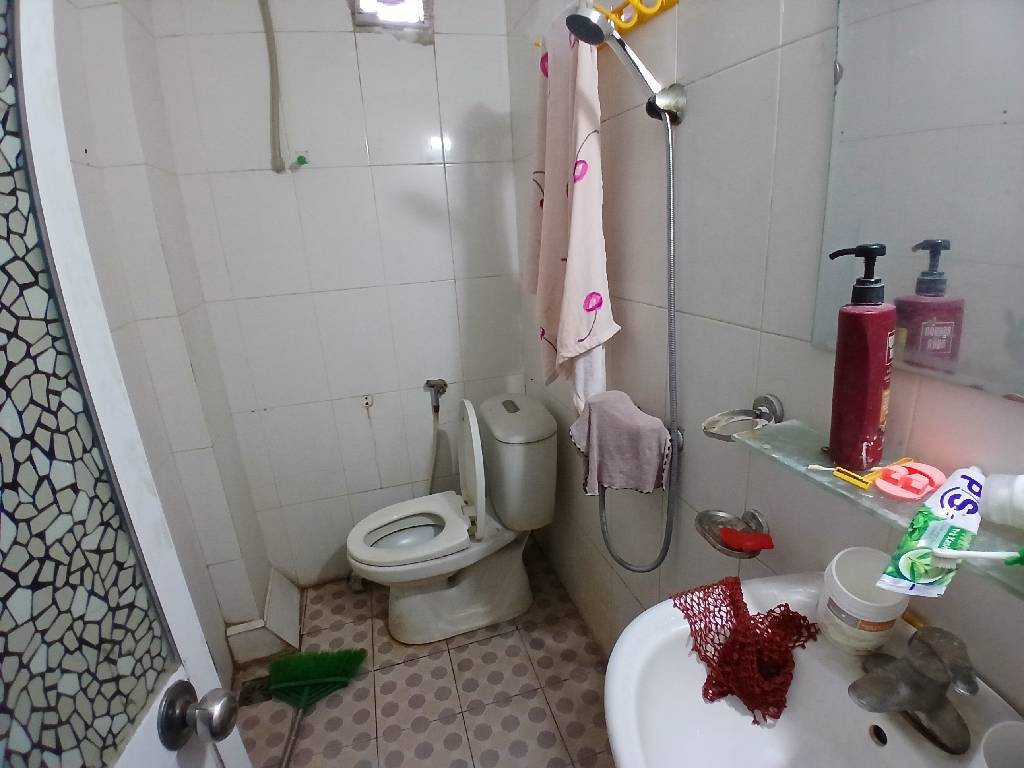 Bán nhà Lĩnh Nam - diện tích 30,6m2 2 tầng - ô tô đỗ gần - giá 2,4 tỷ