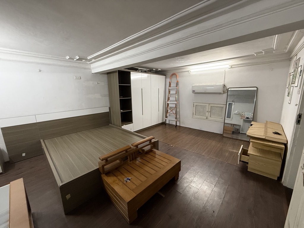 Bán nhà Trương Định - diện tích 37,3m2 5 tầng - Nhà dân xây - giá 10,5 tỷ