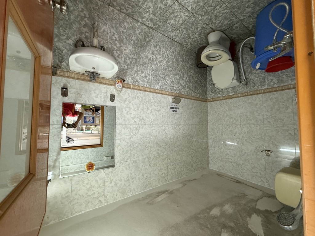 Bán nhà Bách Khoa - diện tích 134m2 1 tầng - Tập thể tầng 1 - giá 8,1 tỷ