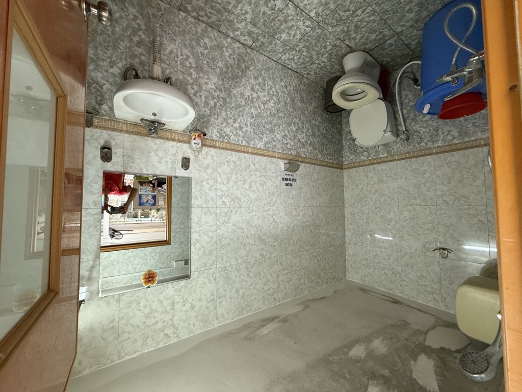 Bán nhà Bách Khoa - diện tích 134m2 1 tầng - Tập thể tầng 1 - giá 8,1 tỷ