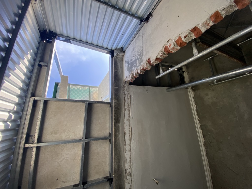 Bán nhà Nguyễn Khoái - diện tích 20m2 3 tầng - lô góc, view sông - giá 1,9 tỷ