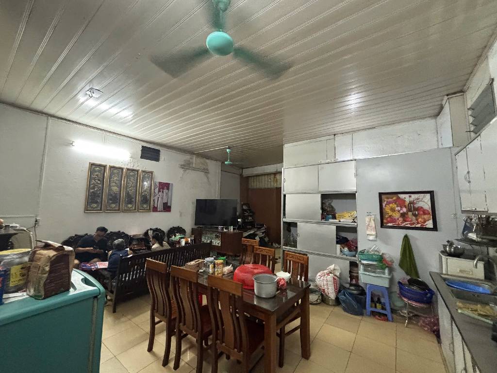 Bán nhà Lĩnh Nam - diện tích 64m2 2 tầng - mặt phố kinh doanh - giá 20,5 tỷ