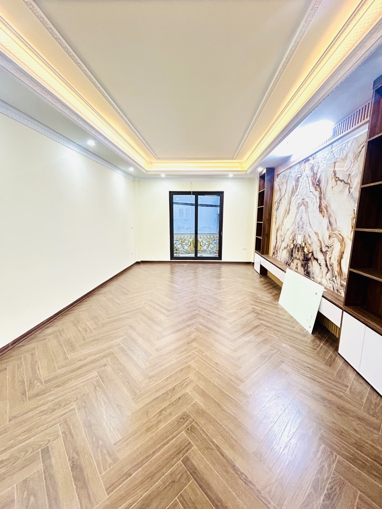 Bán nhà Thanh Lân - diện tích 45m2 6 tầng - Gara ô tô, thang máy - giá 12,9 tỷ