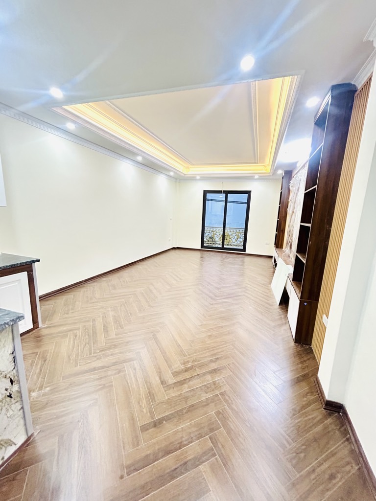 Bán nhà Thanh Lân - diện tích 45m2 6 tầng - Gara ô tô, thang máy - giá 12,9 tỷ