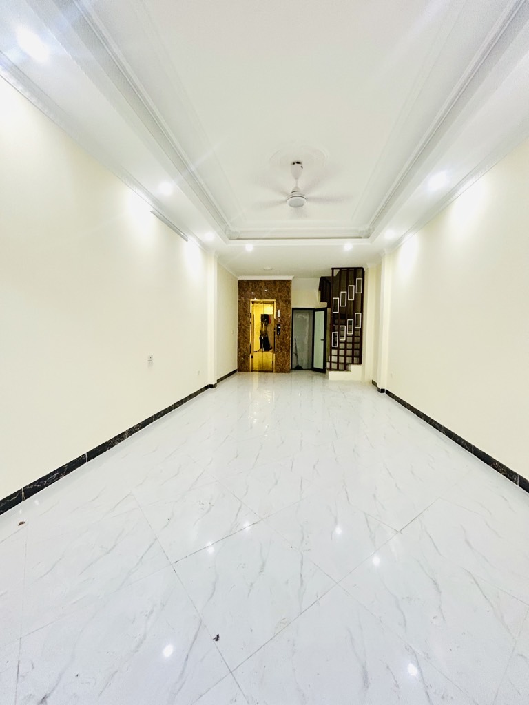 Bán nhà Thanh Lân - diện tích 45m2 6 tầng - Gara ô tô, thang máy - giá 12,9 tỷ