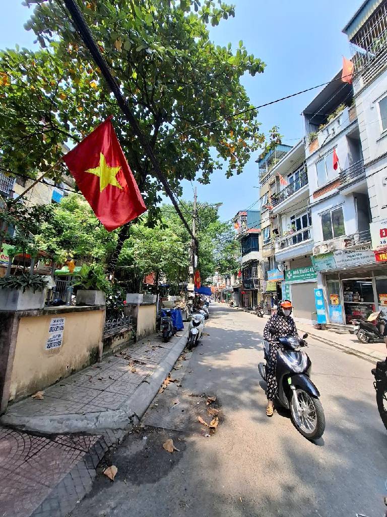 Bán nhà Khâm Thiên - diện tích 60m2 2 tầng - Sổ đỏ chính chủ - giá 4,4 tỷ