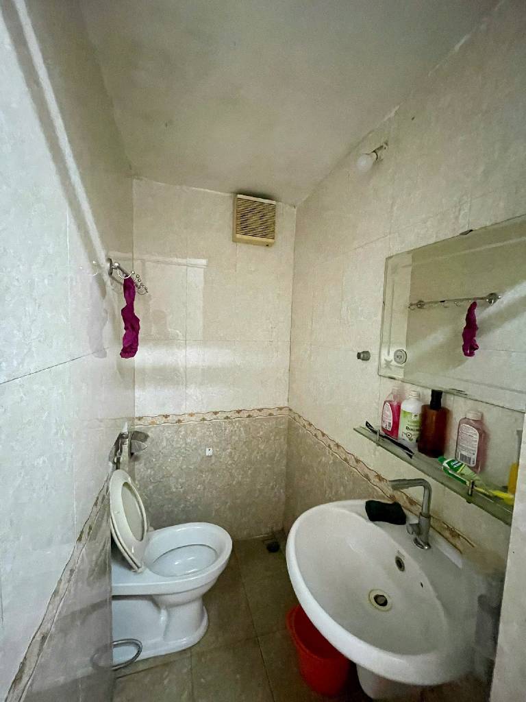 Bán nhà Quan Nhân - diện tích 76m2 3 tầng - Ngõ nông trước nhà rộng thoáng - giá 13,2 tỷ