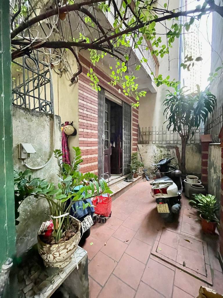 Bán nhà Quan Nhân - diện tích 76m2 3 tầng - Ngõ nông trước nhà rộng thoáng - giá 13,2 tỷ