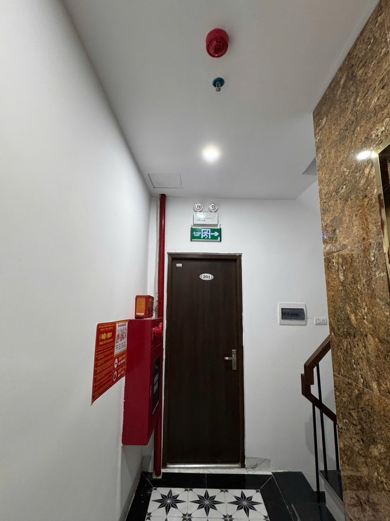 Bán nhà Mạc Thị Bưởi - diện tích 49m2 5 tầng - Ngõ đẹp 3 gác vào tận nhà - giá 14,5 tỷ