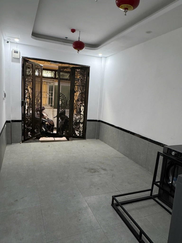 Bán nhà Mạc Thị Bưởi - diện tích 49m2 5 tầng - Ngõ đẹp 3 gác vào tận nhà - giá 14,5 tỷ