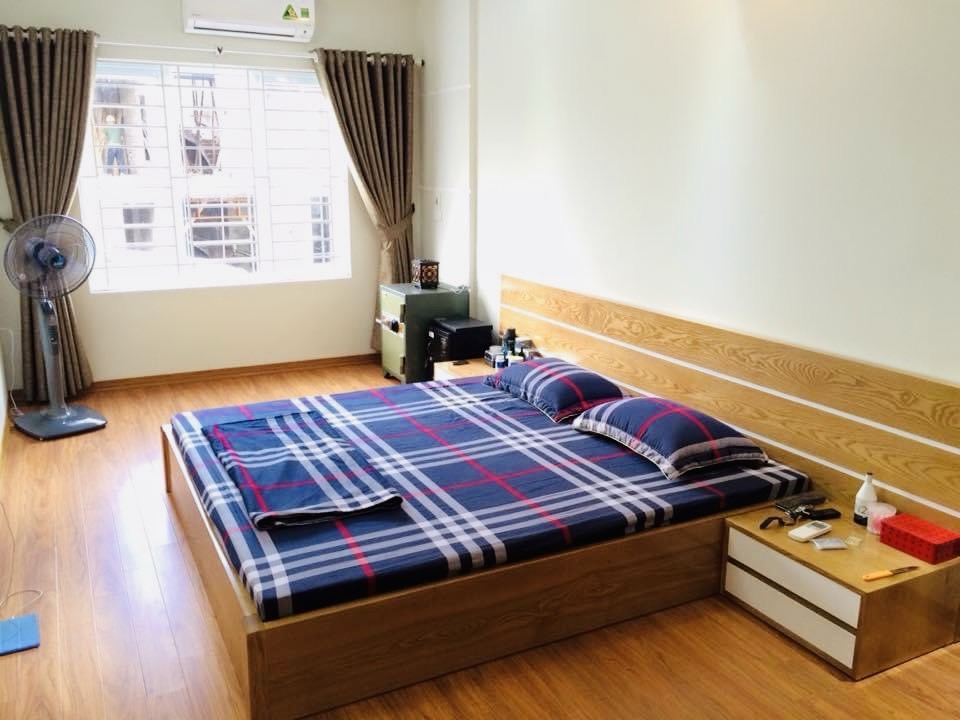 Bán nhà Ngũ Nhạc - diện tích 31.5m2 4 tầng - Ô TÔ ĐỖ CỔNG - giá 7,7 tỷ