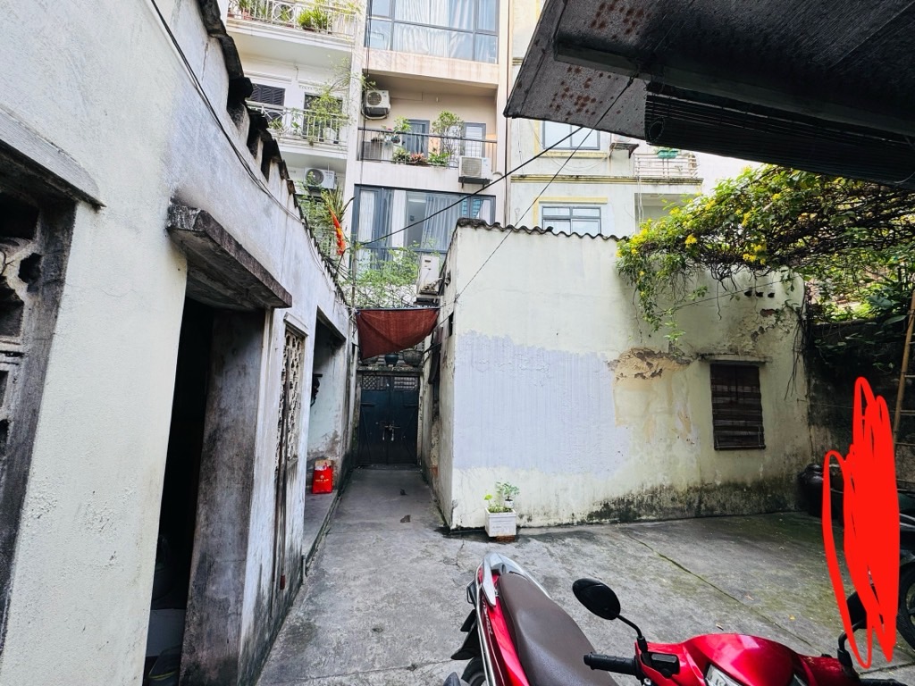 Bán nhà Đê La Thành Nhỏ - diện tích 72.5m2 1 tầng - Mảnh đất vàng còn sót lại trung tâm Đống Đa - giá 17,5 tỷ