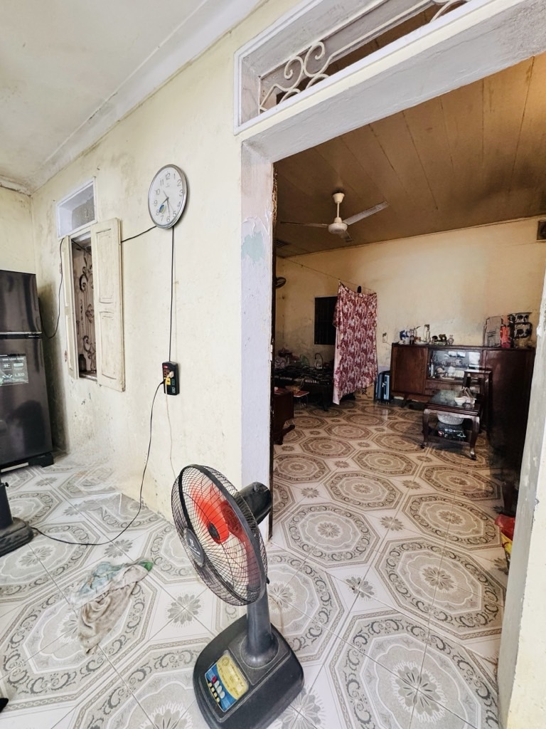 Bán nhà Đê La Thành Nhỏ - diện tích 72.5m2 1 tầng - Mảnh đất vàng còn sót lại trung tâm Đống Đa - giá 17,5 tỷ