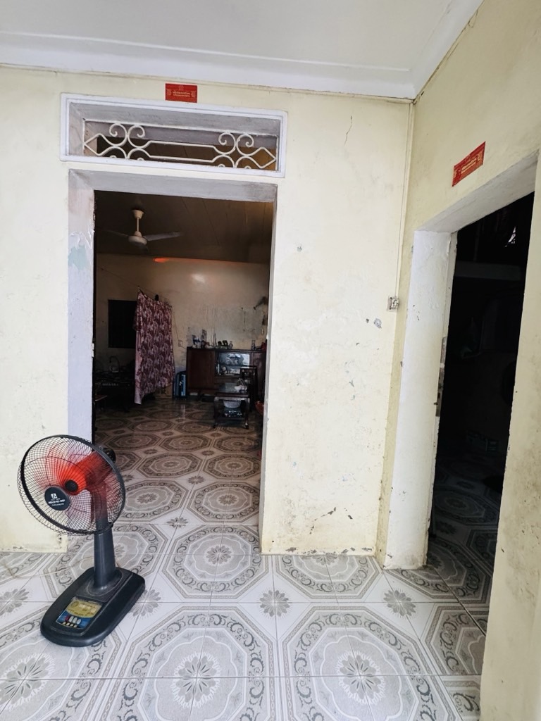 Bán nhà Đê La Thành Nhỏ - diện tích 72.5m2 1 tầng - Mảnh đất vàng còn sót lại trung tâm Đống Đa - giá 17,5 tỷ