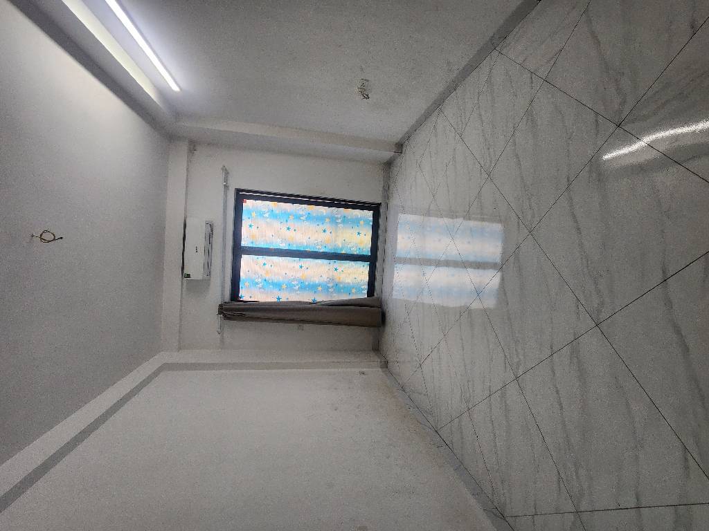 Bán nhà Nguyễn Khoái - diện tích 30m2 5 tầng - ô tô đỗ cửa - giá 6,35 tỷ