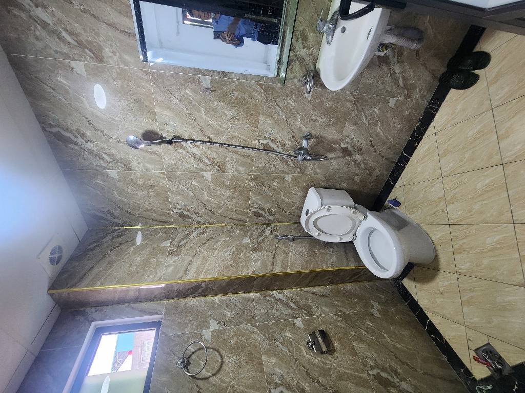 Bán nhà Nguyễn Khoái - diện tích 30m2 5 tầng - ô tô đỗ cửa - giá 6,35 tỷ