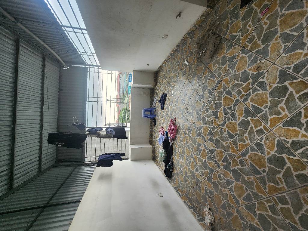 Bán nhà Nguyễn Khoái - diện tích 30m2 5 tầng - ô tô đỗ cửa - giá 6,35 tỷ