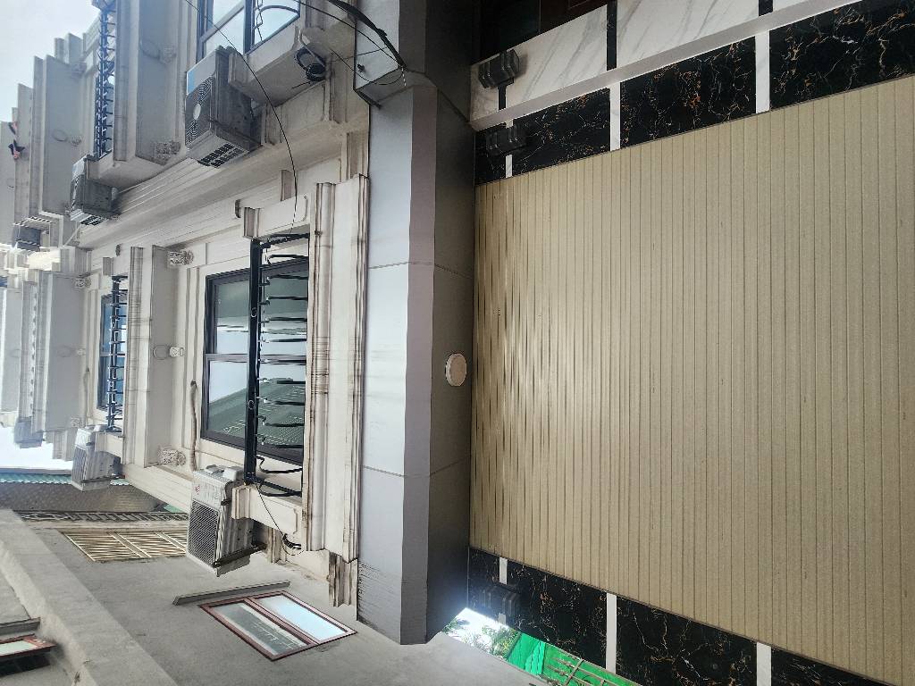 Bán nhà Nguyễn Khoái - diện tích 30m2 5 tầng - ô tô đỗ cửa - giá 6,35 tỷ