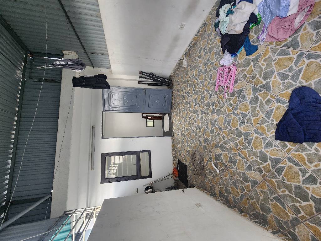 Bán nhà Nguyễn Khoái - diện tích 30m2 5 tầng - ô tô đỗ cửa - giá 6,35 tỷ