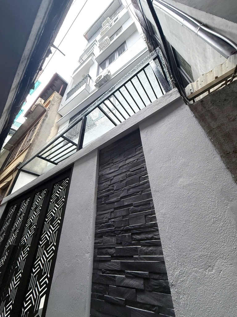 Bán nhà Đê La Thành - diện tích 57m2 6 tầng - Căn hộ dịch vụ thang máy - giá 12,9 tỷ