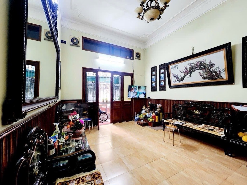 Bán nhà Pháo Đài Láng - diện tích 61m2 3 tầng - Ô tô đỗ 10m - giá 17,9 tỷ