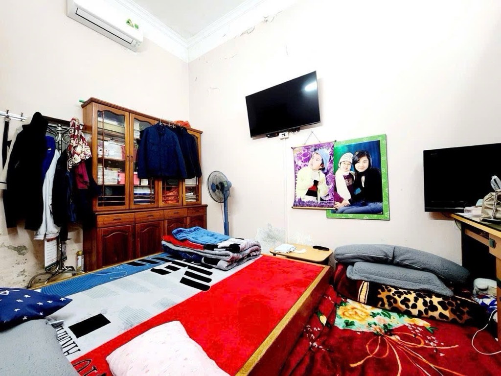 Bán nhà Pháo Đài Láng - diện tích 61m2 3 tầng - Ô tô đỗ 10m - giá 17,9 tỷ