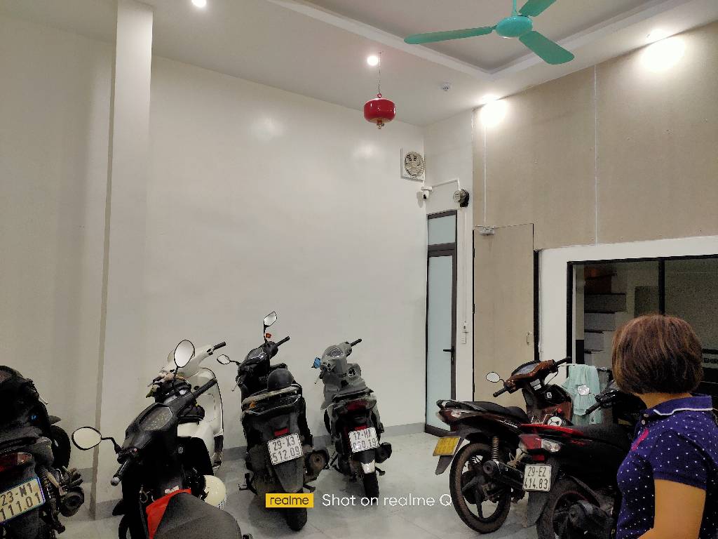 Bán nhà Đê La Thành - diện tích 51m2 5 tầng - 8 phòng cho thuê - giá 13,2 tỷ