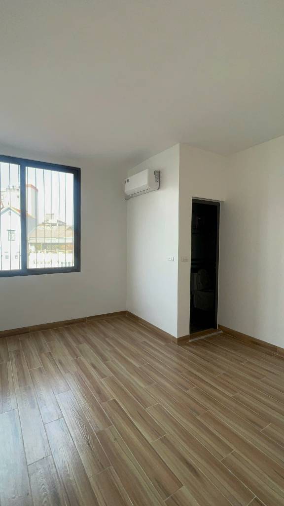 Bán nhà Đê La Thành - diện tích 51m2 5 tầng - 8 phòng cho thuê - giá 13,2 tỷ