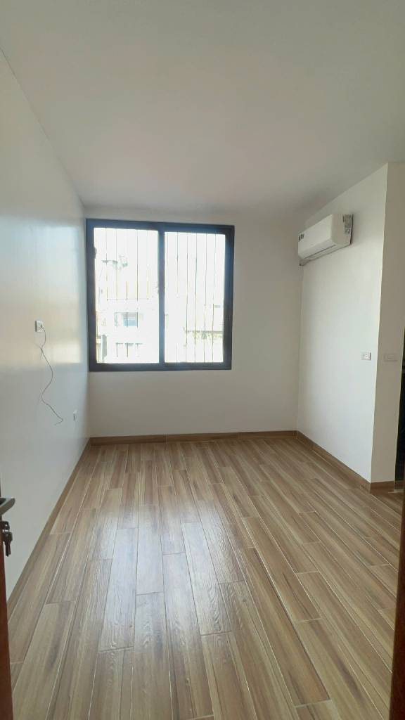 Bán nhà Đê La Thành - diện tích 51m2 5 tầng - 8 phòng cho thuê - giá 13,2 tỷ