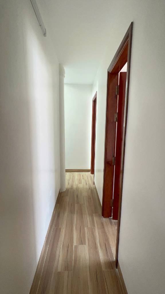 Bán nhà Đê La Thành - diện tích 51m2 5 tầng - 8 phòng cho thuê - giá 13,2 tỷ