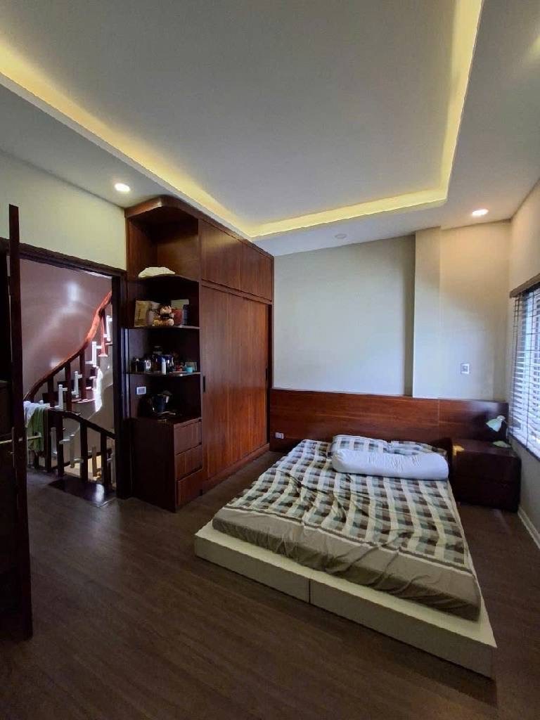 Bán nhà Đầm Hồng - diện tích 120m2 1 tầng - ô tô tránh - giá 11 tỷ