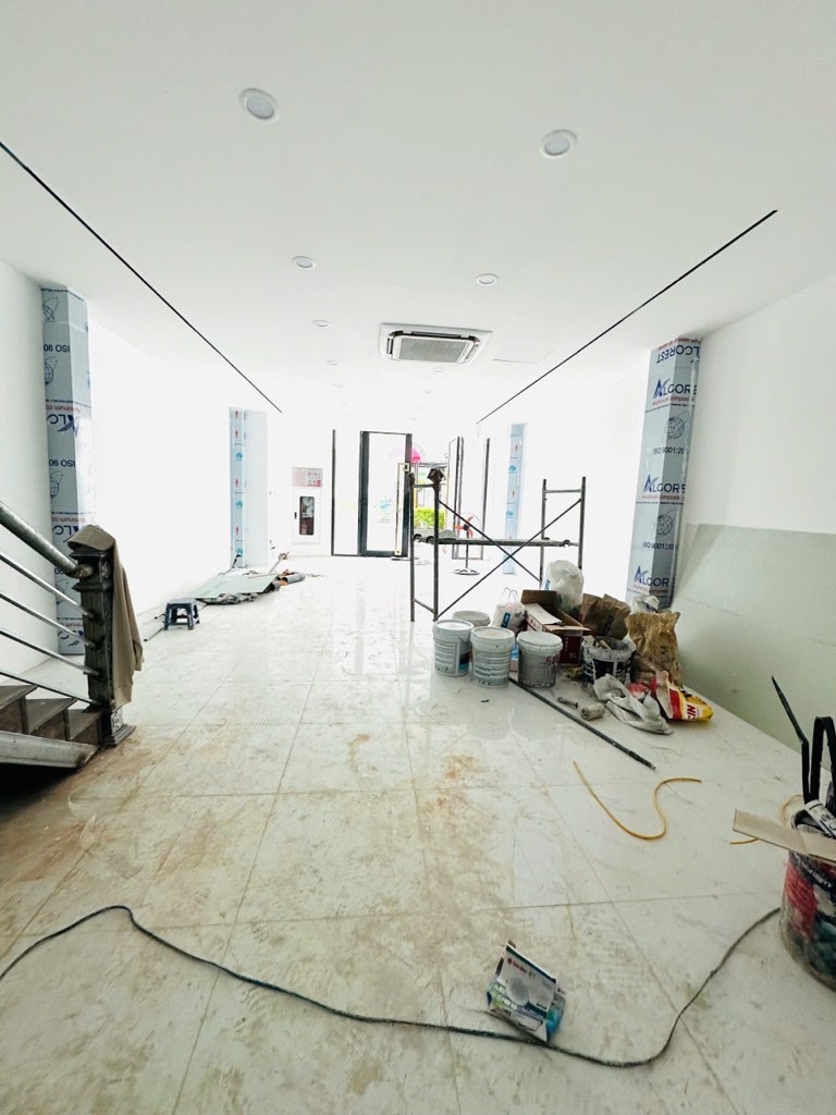 Bán nhà Đại Từ - diện tích 52.1m2 2 tầng - Cạnh sảnh căn hộ - giá 10 tỷ