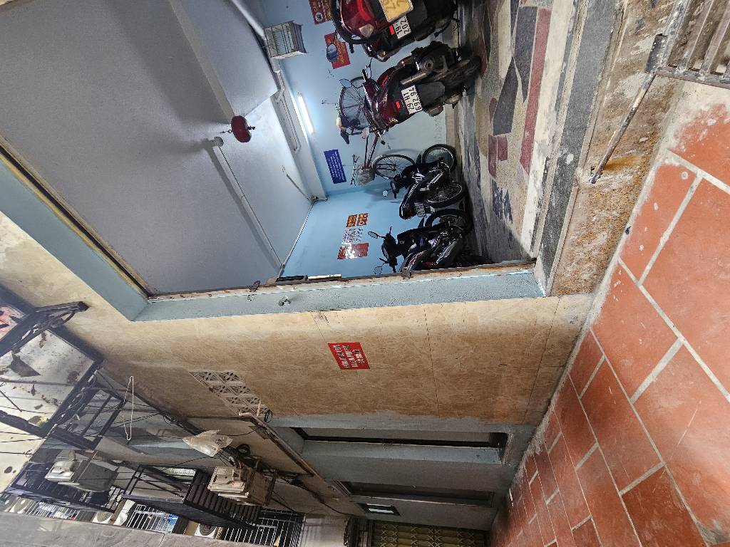 Bán nhà Lê Thanh Nghị - diện tích 38,5m2 6 tầng - Lô góc, 2 thoáng - giá 13,6 tỷ