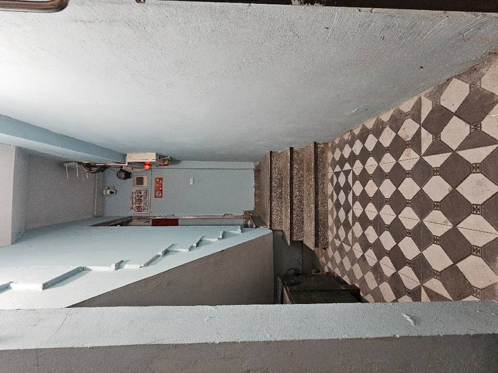 Bán nhà Lê Thanh Nghị - diện tích 38,5m2 6 tầng - Lô góc, 2 thoáng - giá 13,6 tỷ