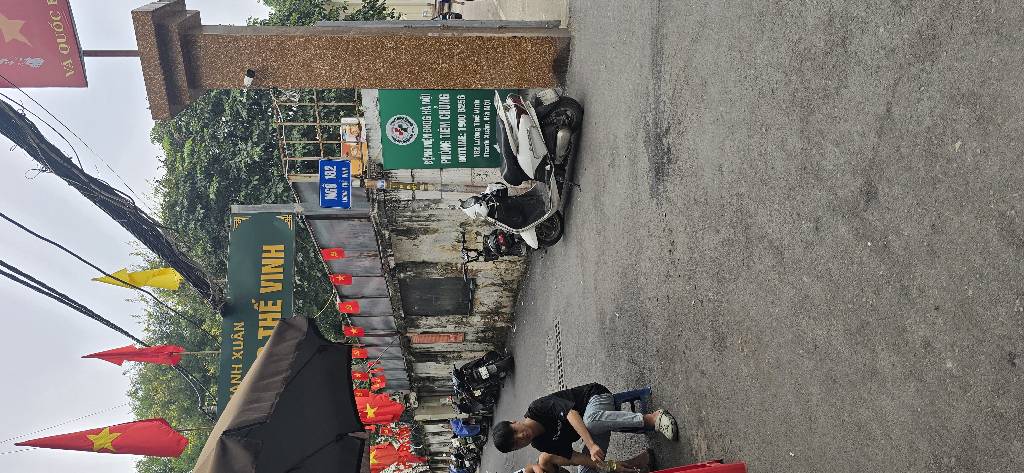 Bán nhà Lương Thế Vinh - diện tích 102m2 1 tầng - ô tô vào nhà - giá 5 tỷ