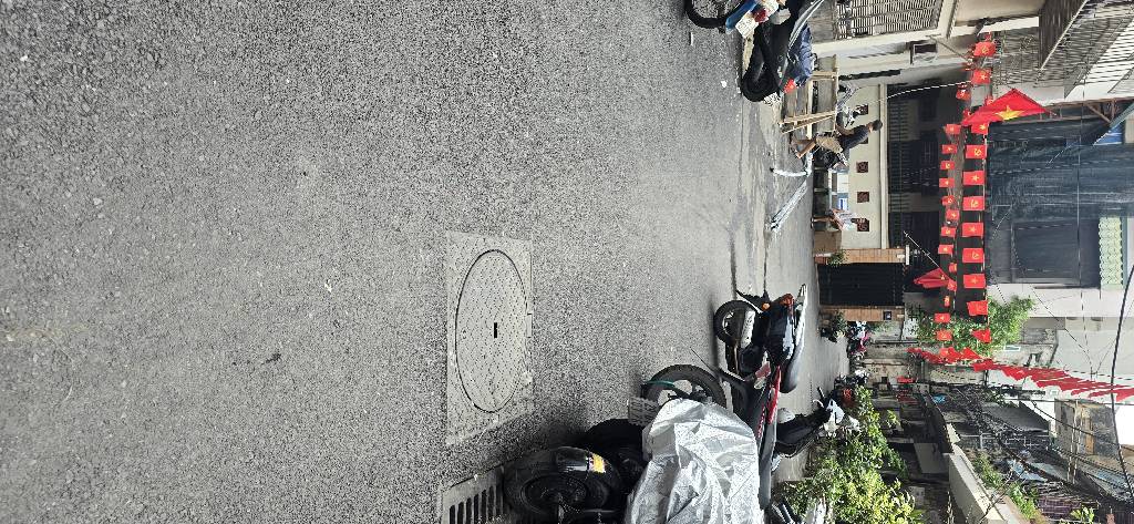 Bán nhà Lương Thế Vinh - diện tích 102m2 1 tầng - ô tô vào nhà - giá 5 tỷ