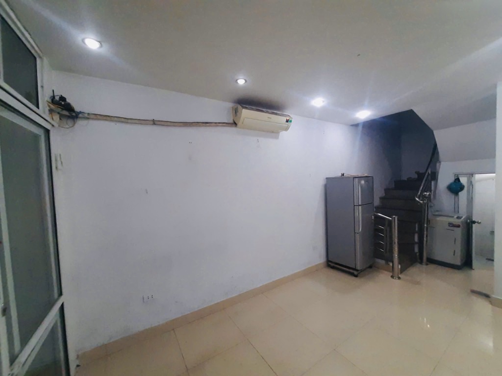 Bán nhà Lĩnh Nam - diện tích 30m2 2 tầng - Ô TÔ TẢI DỪNG, TRÁNH, ĐỖ - giá 3 tỷ