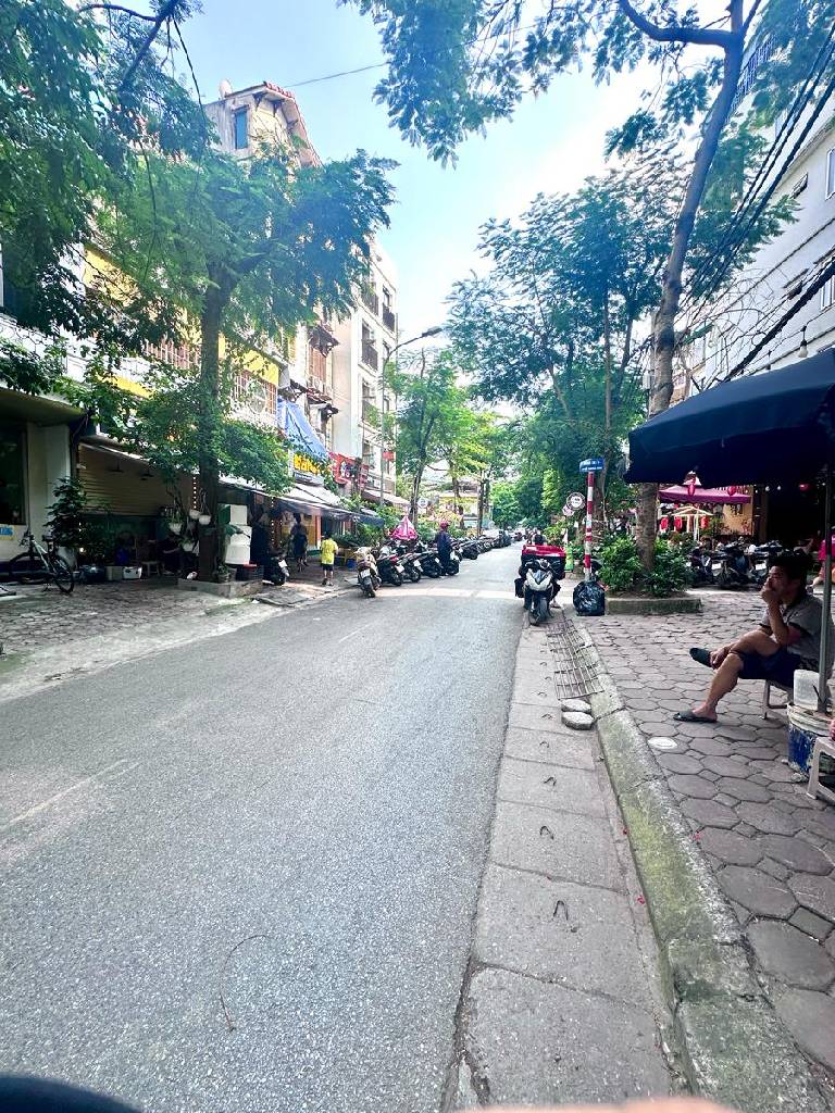 Bán nhà Hồng Mai - 52m2 5 tầng - mặt tiền 3.5m, vỉa hè rộng, ô tô tránh, kinh doanh sầm uất - giá 16,5 tỷ