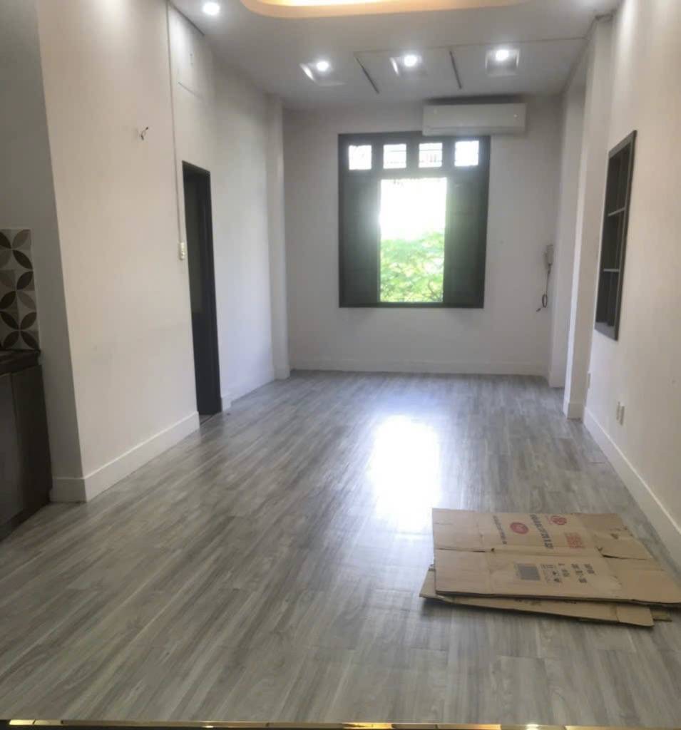 Bán nhà Hồng Mai - 52m2 5 tầng - mặt tiền 3.5m, vỉa hè rộng, ô tô tránh, kinh doanh sầm uất - giá 16,5 tỷ