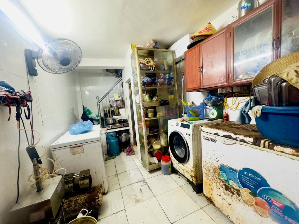 Bán nhà Hồ Đắc Di - diện tích 13m2 2 tầng - Ô TÔ ĐỖ CỬA - giá 2,28 tỷ