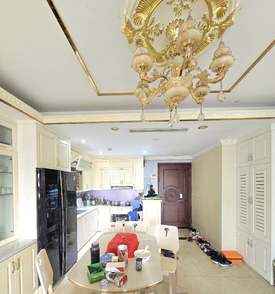 Bán nhà Hoàng Cầu - diện tích 126.1m2 1 tầng - Chung cư cao cấp - giá 18 tỷ