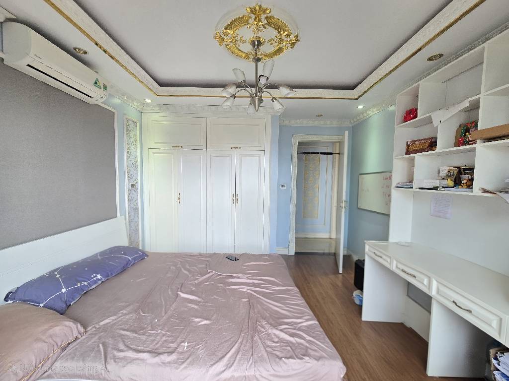 Bán nhà Hoàng Cầu - diện tích 126.1m2 1 tầng - Chung cư cao cấp - giá 18 tỷ