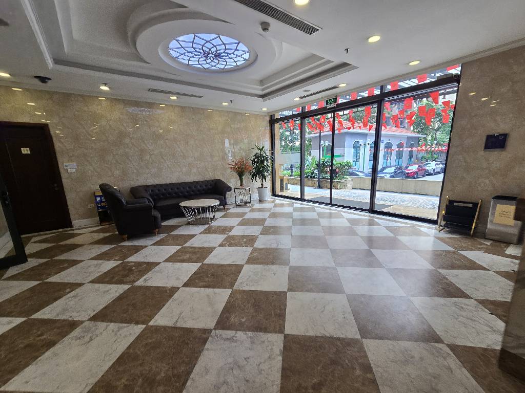 Bán nhà Hoàng Cầu - diện tích 126.1m2 1 tầng - Chung cư cao cấp - giá 18 tỷ