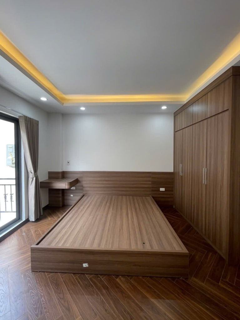 Bán nhà Nam Dư - diện tích 47m2 6 tầng - Thang máy - giá 9,6 tỷ