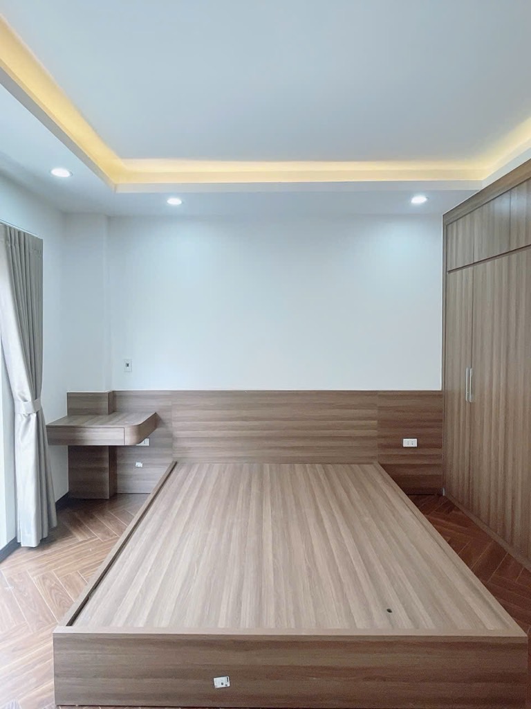 Bán nhà Nam Dư - diện tích 47m2 6 tầng - Thang máy - giá 9,6 tỷ