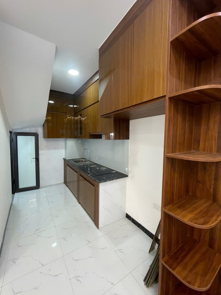 Bán nhà Nam Dư - diện tích 47m2 6 tầng - Thang máy - giá 9,6 tỷ